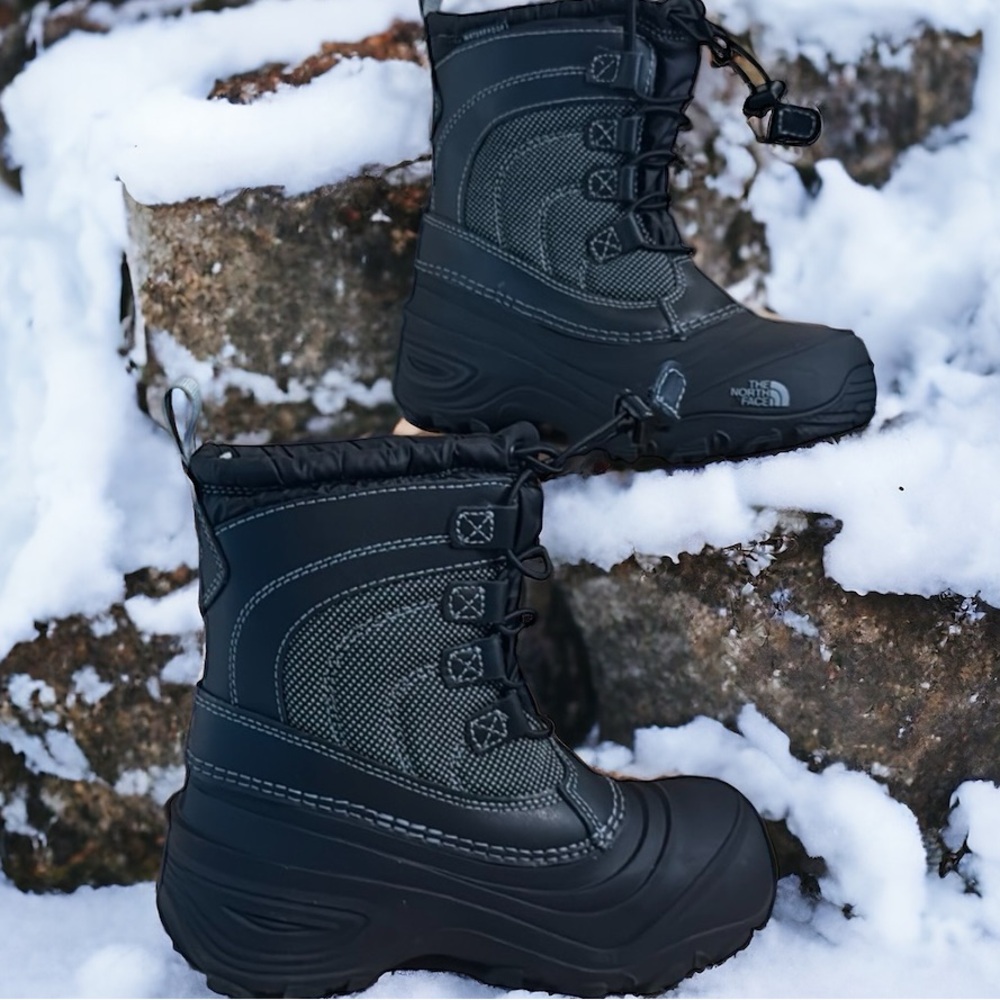 *The North Face Kids' Winter Boots (A0006)